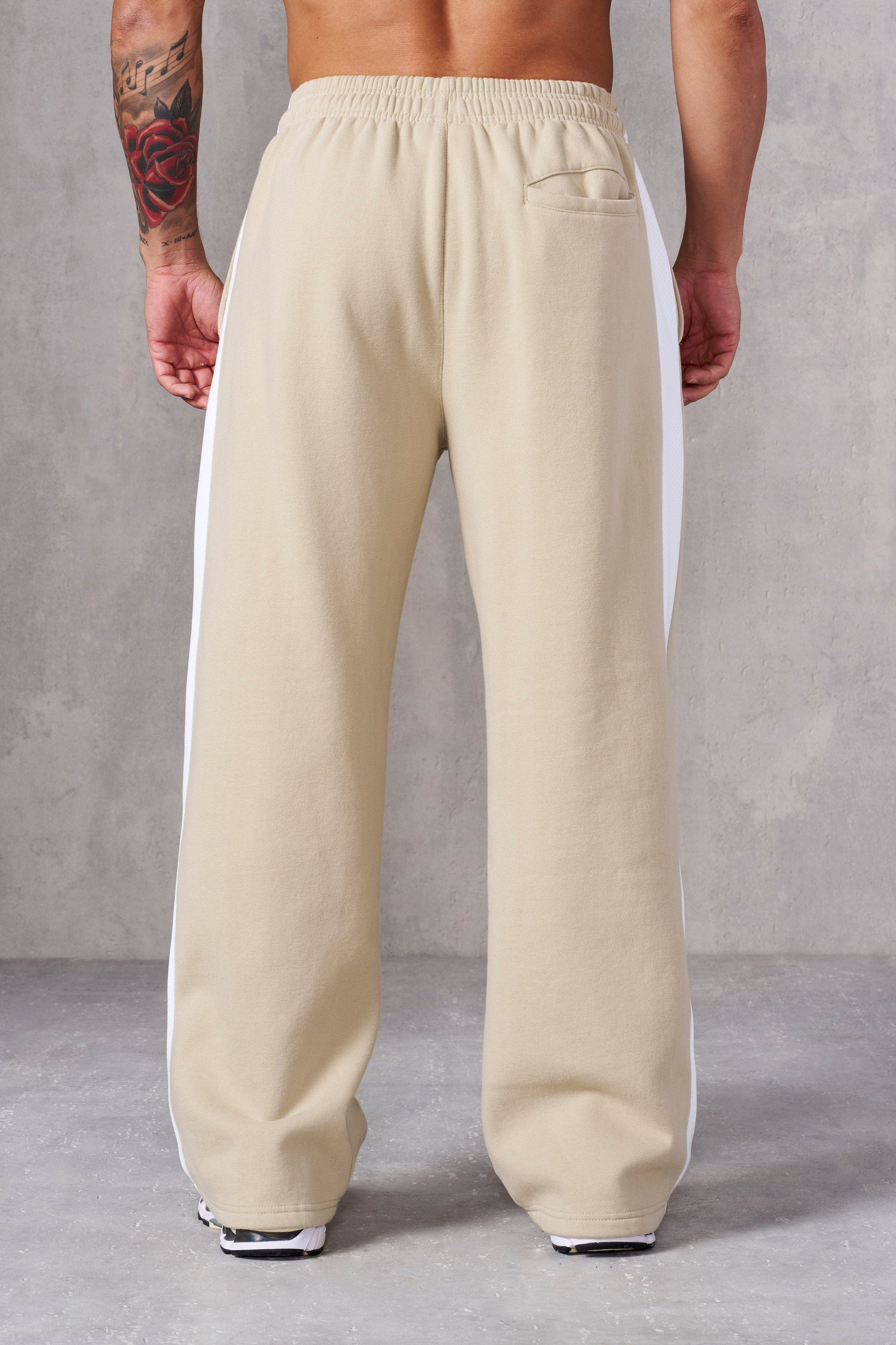 2115 - Timeless Sweats